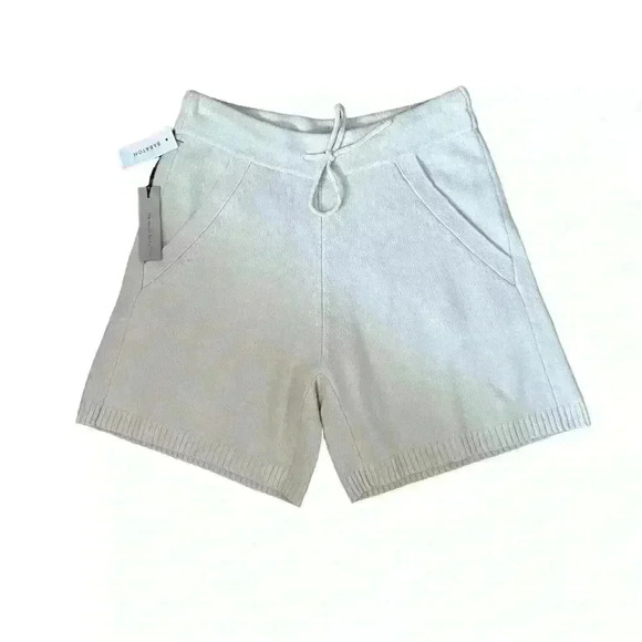 NWT Aritzia The Group BABATON Highlight Shorts Merino Wool Size Medium - Picture 2 of 2